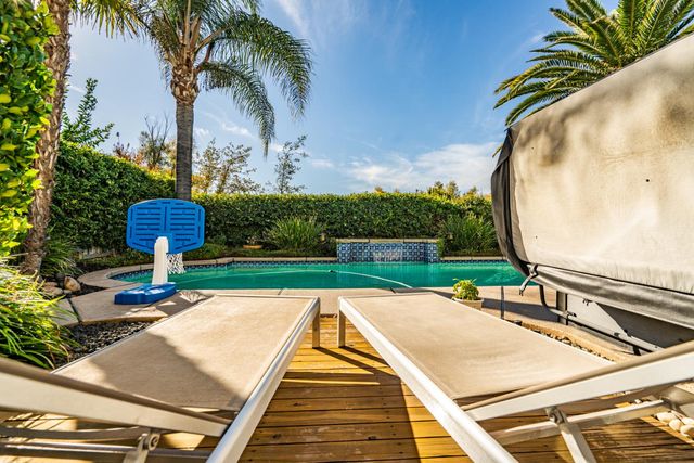 141 Bridgeway Ct, Roseville, CA 95678