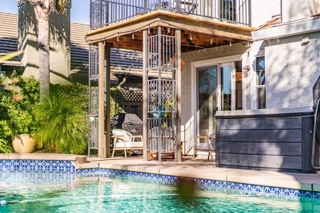 141 Bridgeway Ct, Roseville, CA 95678