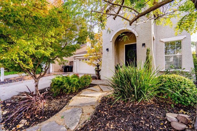 141 Bridgeway Ct, Roseville, CA 95678