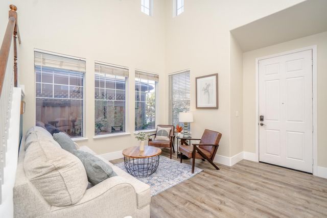 141 Bridgeway Ct, Roseville, CA 95678