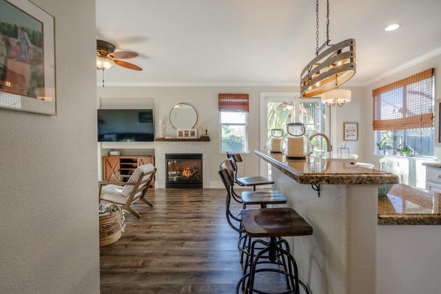 141 Bridgeway Ct, Roseville, CA 95678