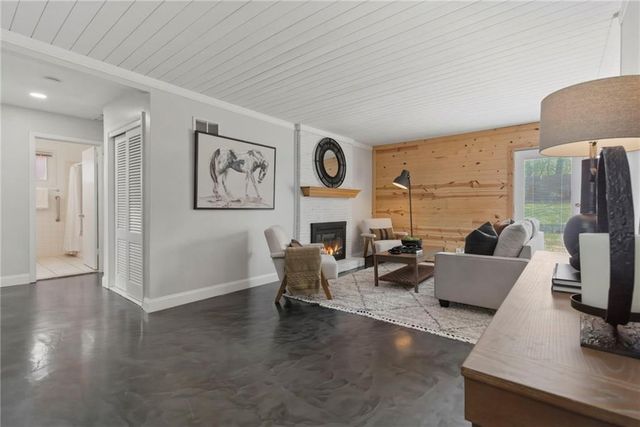 5107 Rock Creek Lane, Mission, KS 66205