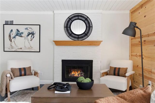 5107 Rock Creek Lane, Mission, KS 66205