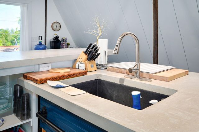 16576 S 1541 Road, Stockton, MO 65785