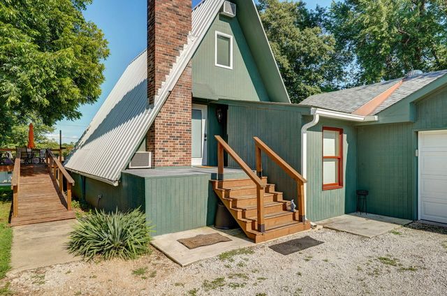 16576 S 1541 Road, Stockton, MO 65785