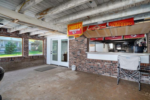 16576 S 1541 Road, Stockton, MO 65785