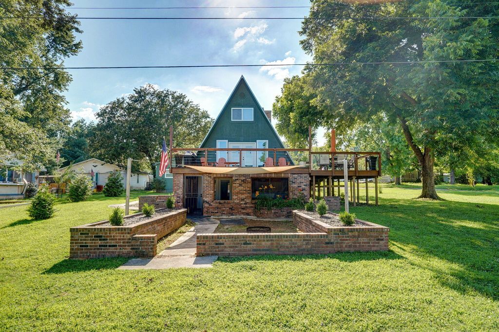 16576 S 1541 Road, Stockton, MO 65785