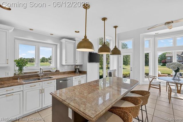 1042 Saint Andrews, Highland, MI 48357
