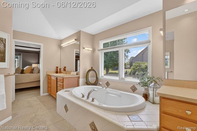 1042 Saint Andrews, Highland, MI 48357