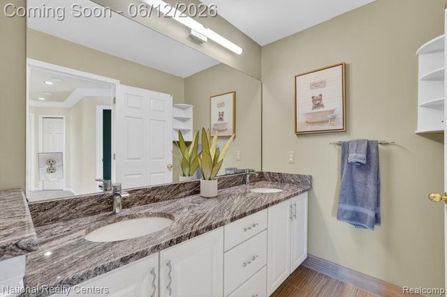 1042 Saint Andrews, Highland, MI 48357