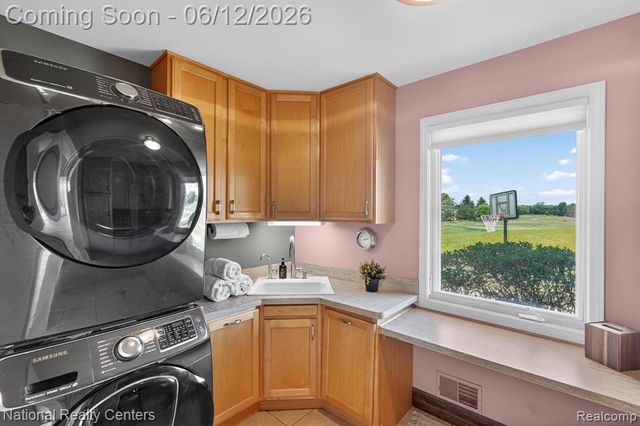 1042 Saint Andrews, Highland, MI 48357