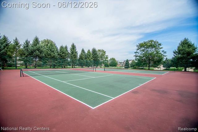 1042 Saint Andrews, Highland, MI 48357