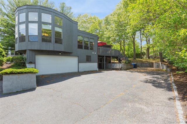 105 Nadia Court, Port Jefferson, NY 11777