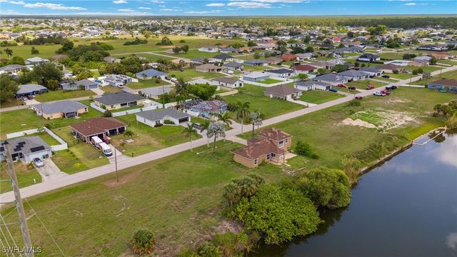 2723 NE 5th PL, Cape Coral, FL 33909