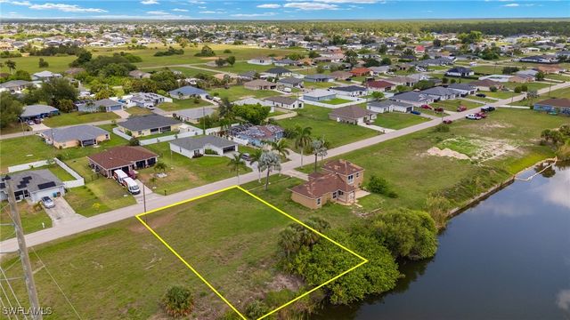 2723 NE 5th PL, Cape Coral, FL 33909