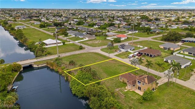2723 NE 5th PL, Cape Coral, FL 33909
