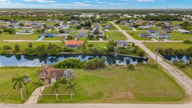 2723 NE 5th PL, Cape Coral, FL 33909