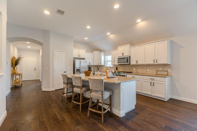 3 Pinestead Court, Tomball, TX 77375