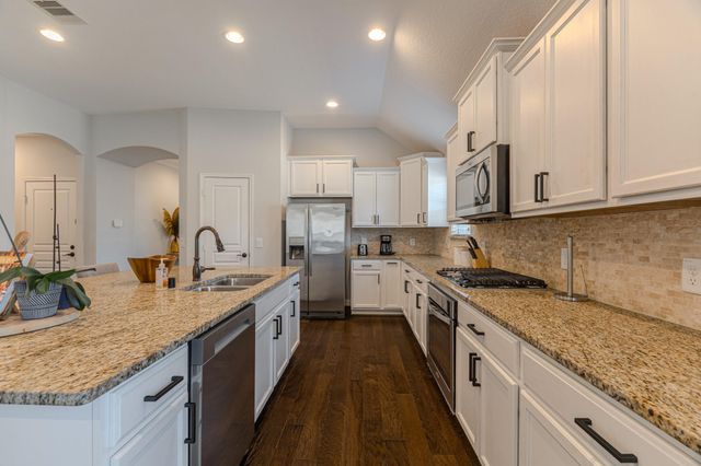 3 Pinestead Court, Tomball, TX 77375