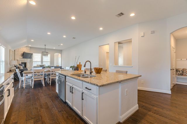 3 Pinestead Court, Tomball, TX 77375