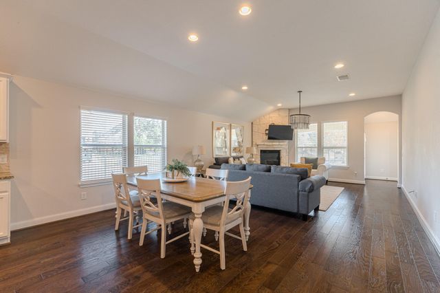 3 Pinestead Court, Tomball, TX 77375
