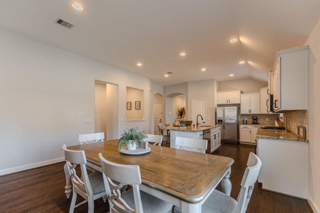 3 Pinestead Court, Tomball, TX 77375