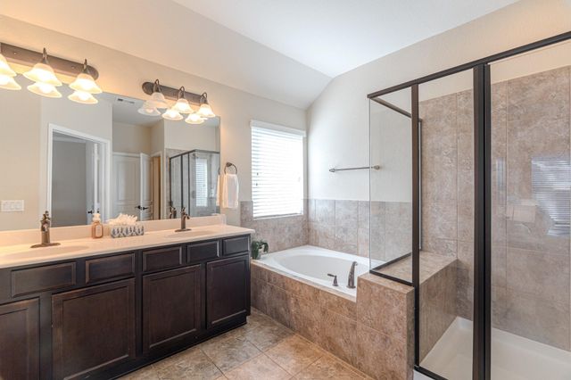 3 Pinestead Court, Tomball, TX 77375