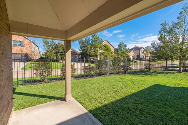 3 Pinestead Court, Tomball, TX 77375