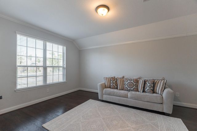 3 Pinestead Court, Tomball, TX 77375