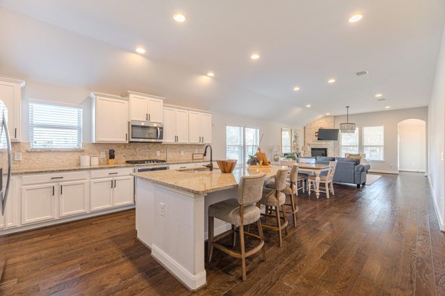 3 Pinestead Court, Tomball, TX 77375
