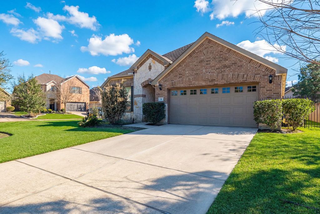 3 Pinestead Court, Tomball, TX 77375