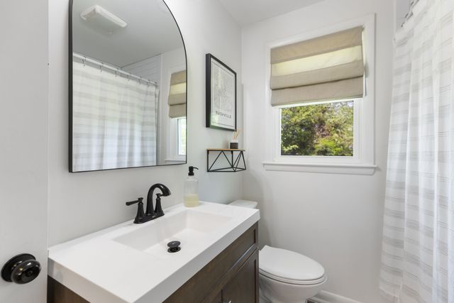 286 Garry Dr, Nashville, TN 37211