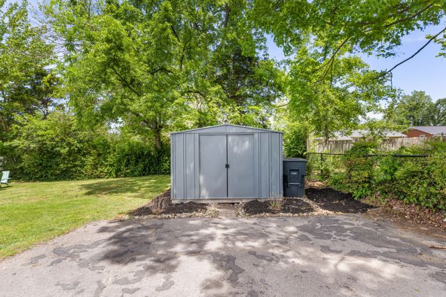 286 Garry Dr, Nashville, TN 37211