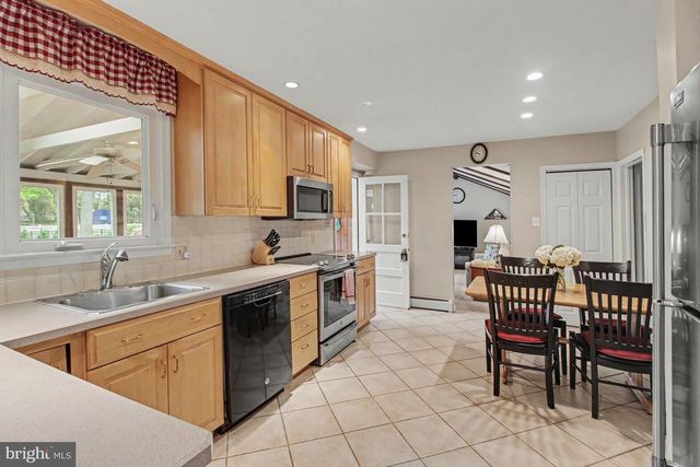 917 CEDAR GROVE RD, Broomall, PA 19008