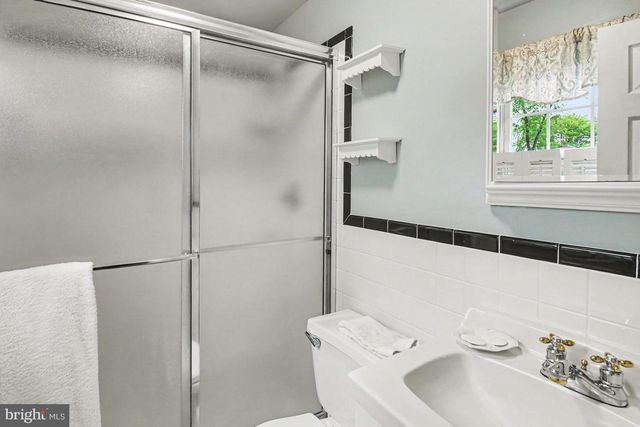 917 CEDAR GROVE RD, Broomall, PA 19008