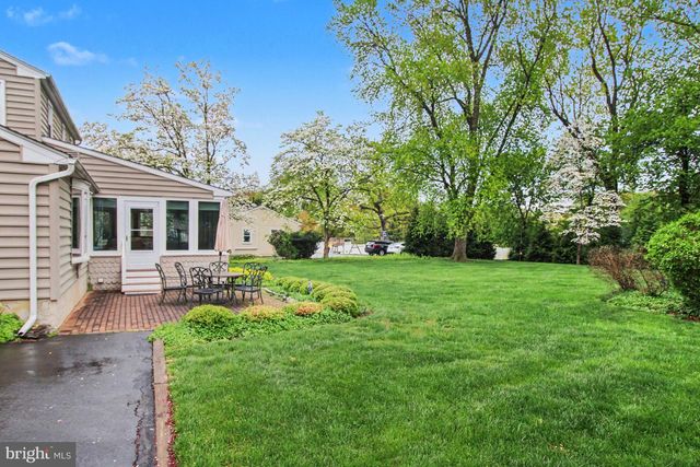 917 CEDAR GROVE RD, Broomall, PA 19008