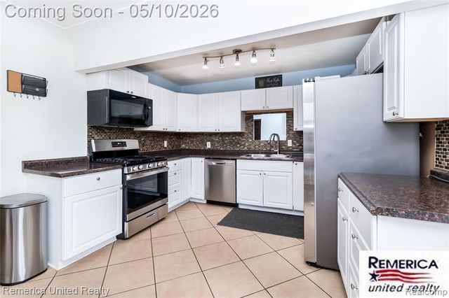 21514 Wheeler Street, Farmington, MI 48336