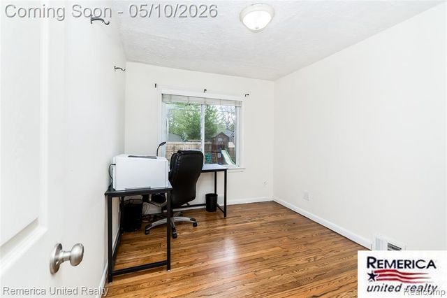 21514 Wheeler Street, Farmington, MI 48336