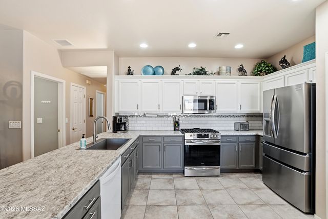 1870 N Santa Cecilia, Green Valley, AZ 85614
