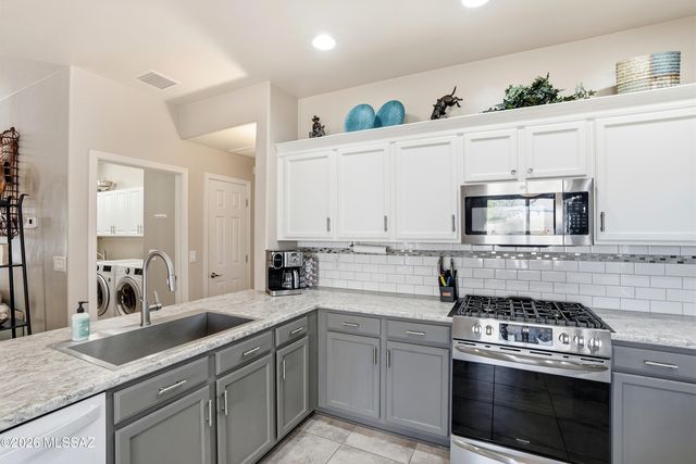 1870 N Santa Cecilia, Green Valley, AZ 85614