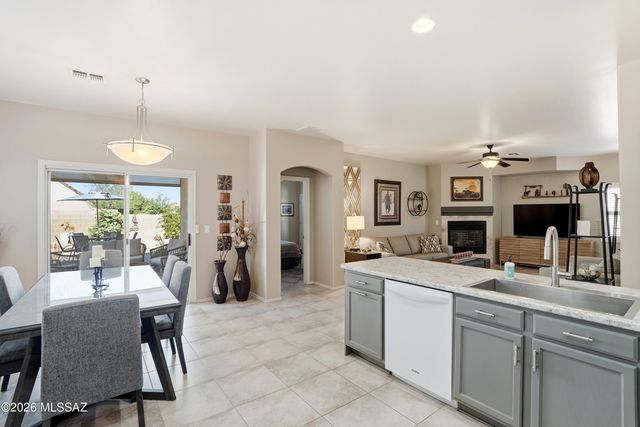 1870 N Santa Cecilia, Green Valley, AZ 85614