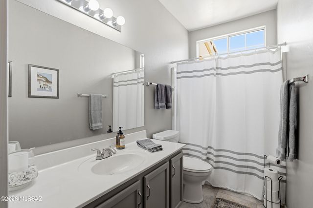 1870 N Santa Cecilia, Green Valley, AZ 85614