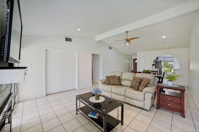 7242 Brandyridge, San Antonio, TX 78250