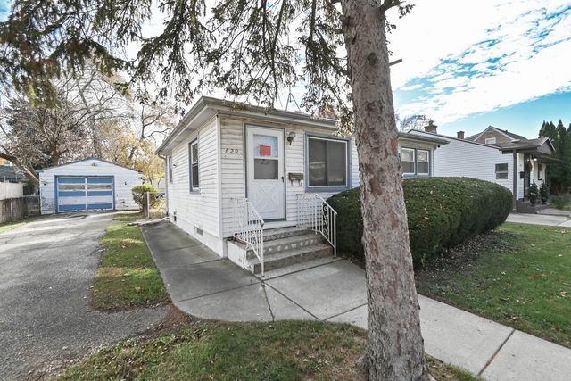 629 S Fulton Avenue, Waukegan, IL 60085