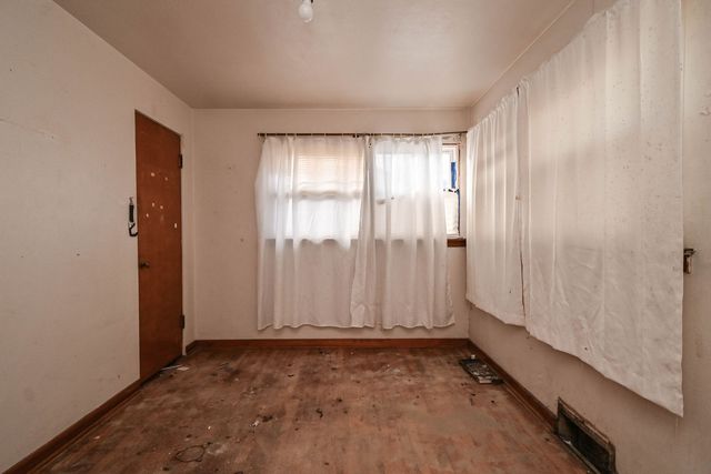 629 S Fulton Avenue, Waukegan, IL 60085
