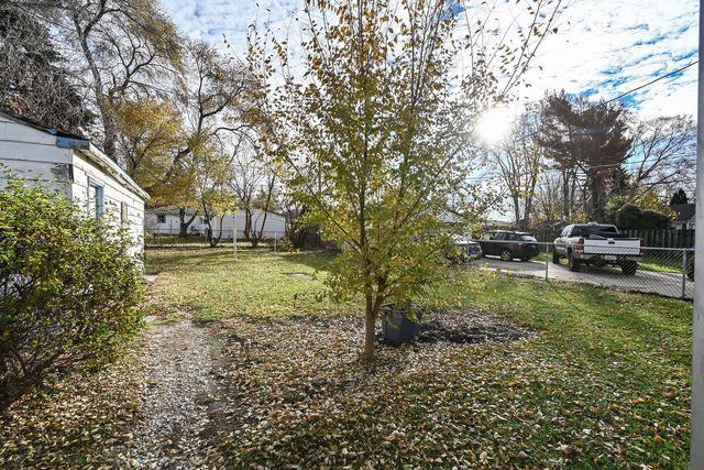 629 S Fulton Avenue, Waukegan, IL 60085