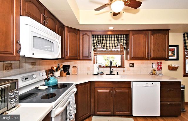 700 ALEXANDER DR, Hatfield, PA 19440