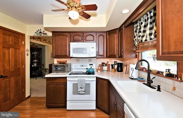 700 ALEXANDER DR, Hatfield, PA 19440