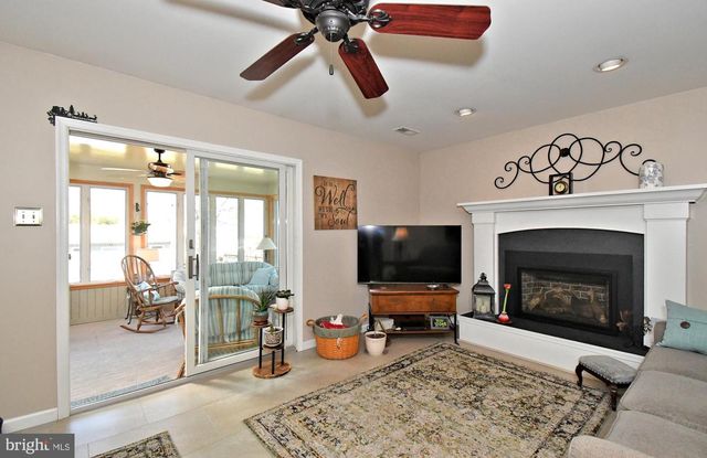 700 ALEXANDER DR, Hatfield, PA 19440