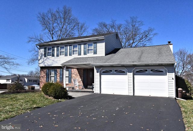 700 ALEXANDER DR, Hatfield, PA 19440